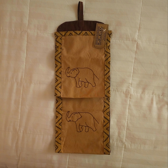 Double Toilet Paper Holder Elephant Theme - Picture 3 of 4